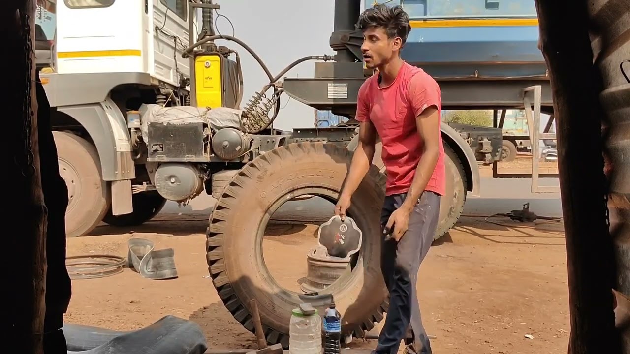 16 chakka 18 chakka ka tyre puncture.||🚚#dehativlog #viral #videosviral #myfirstvlog 