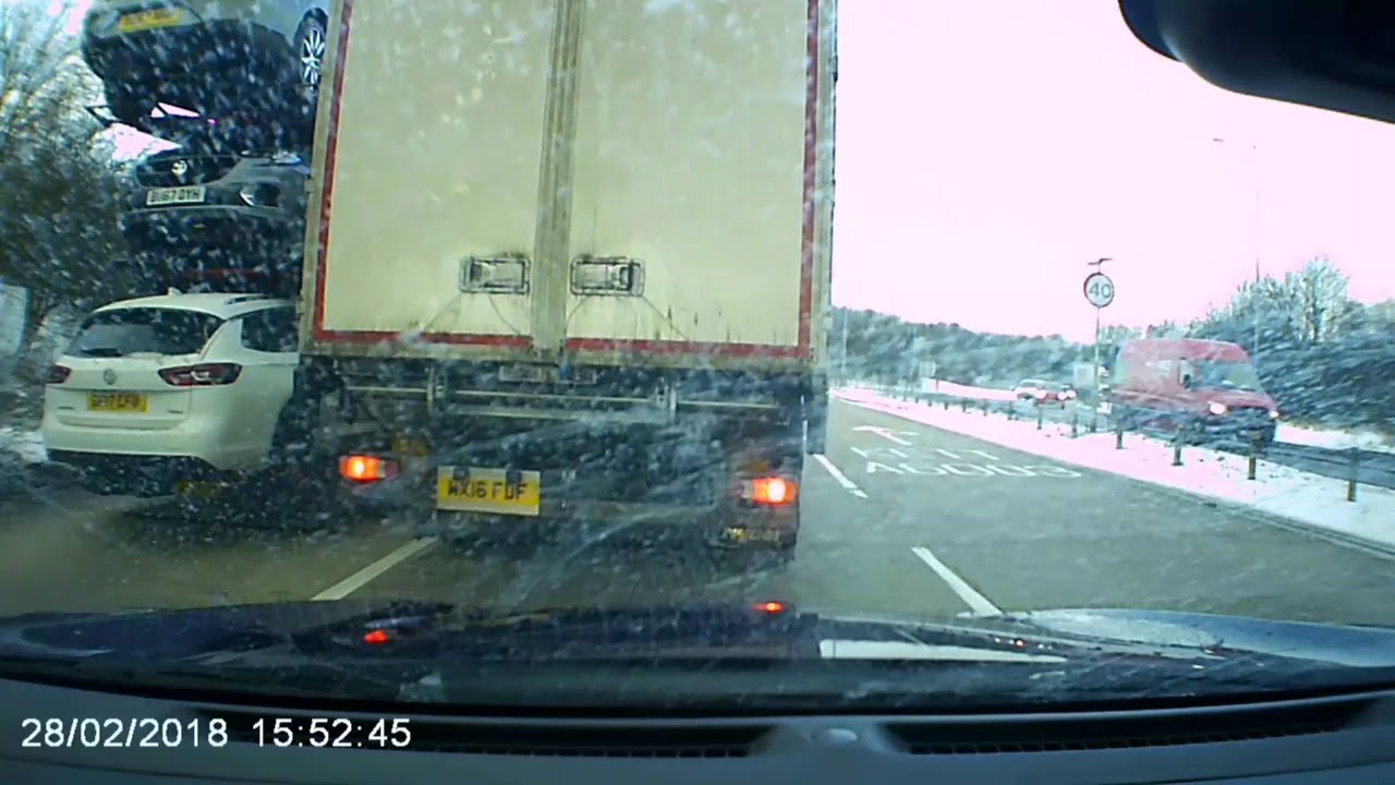 Si's Dash Cam -  Cut off by truck switching lanes - A43 Kettering