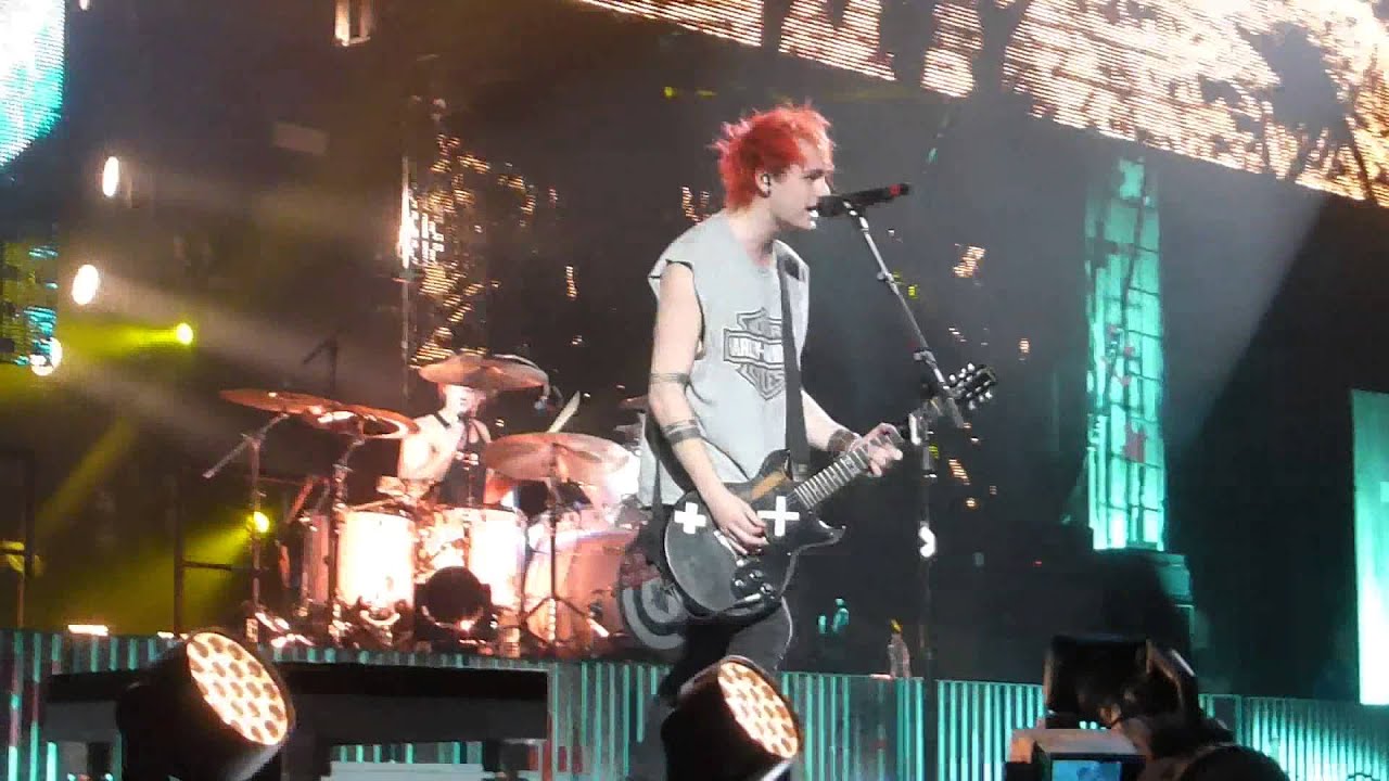 5 Seconds of Summer - She Looks So Perfect - Phoenix, AZ - 11.13.14