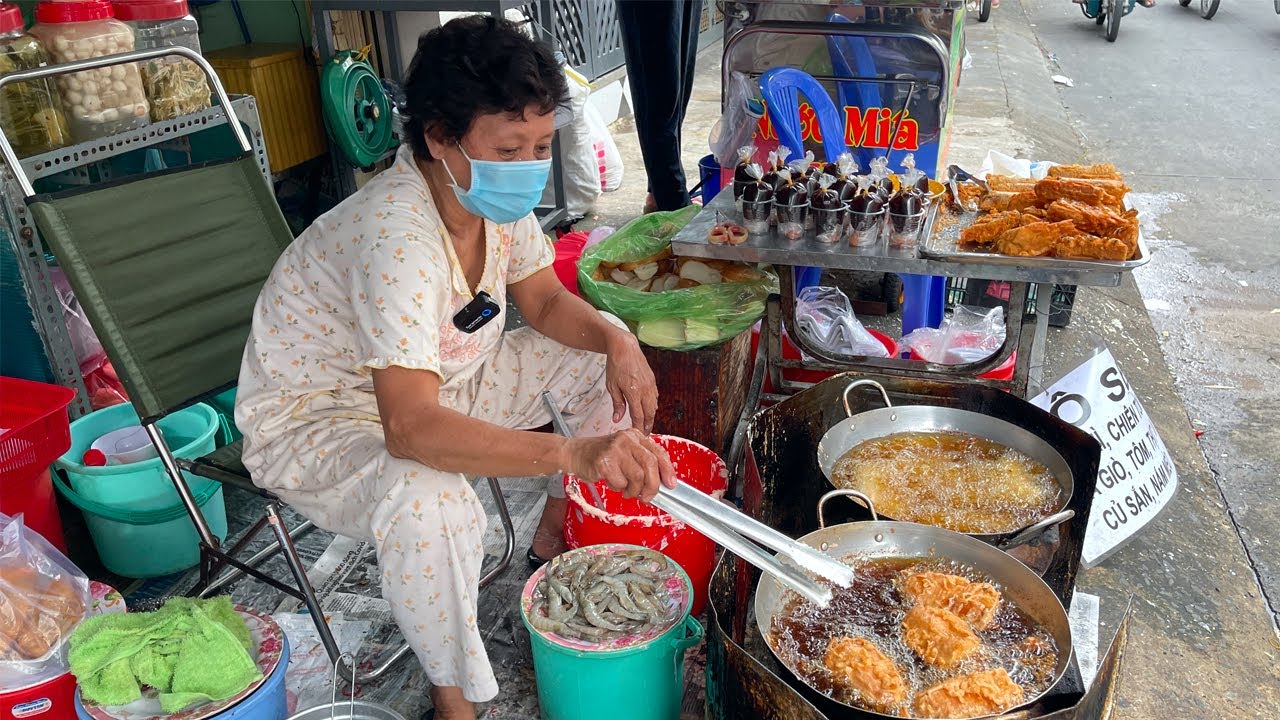 Bánh mỳ tôm chiên, chả giò 10k/cái đáng giá đồng tiền bát gạo - Vi Na TV