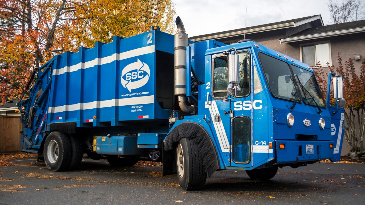 CCC LET - Heil Formula 4000 Garbage Truck