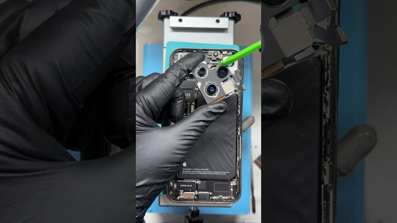 iPhone 13 Pro Max flashlight broken change
