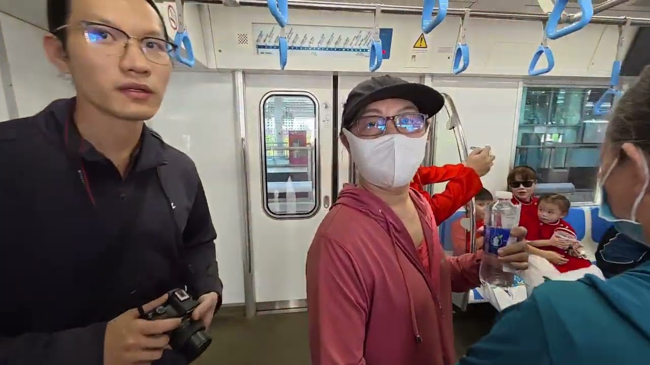 Đi Tàu Metro