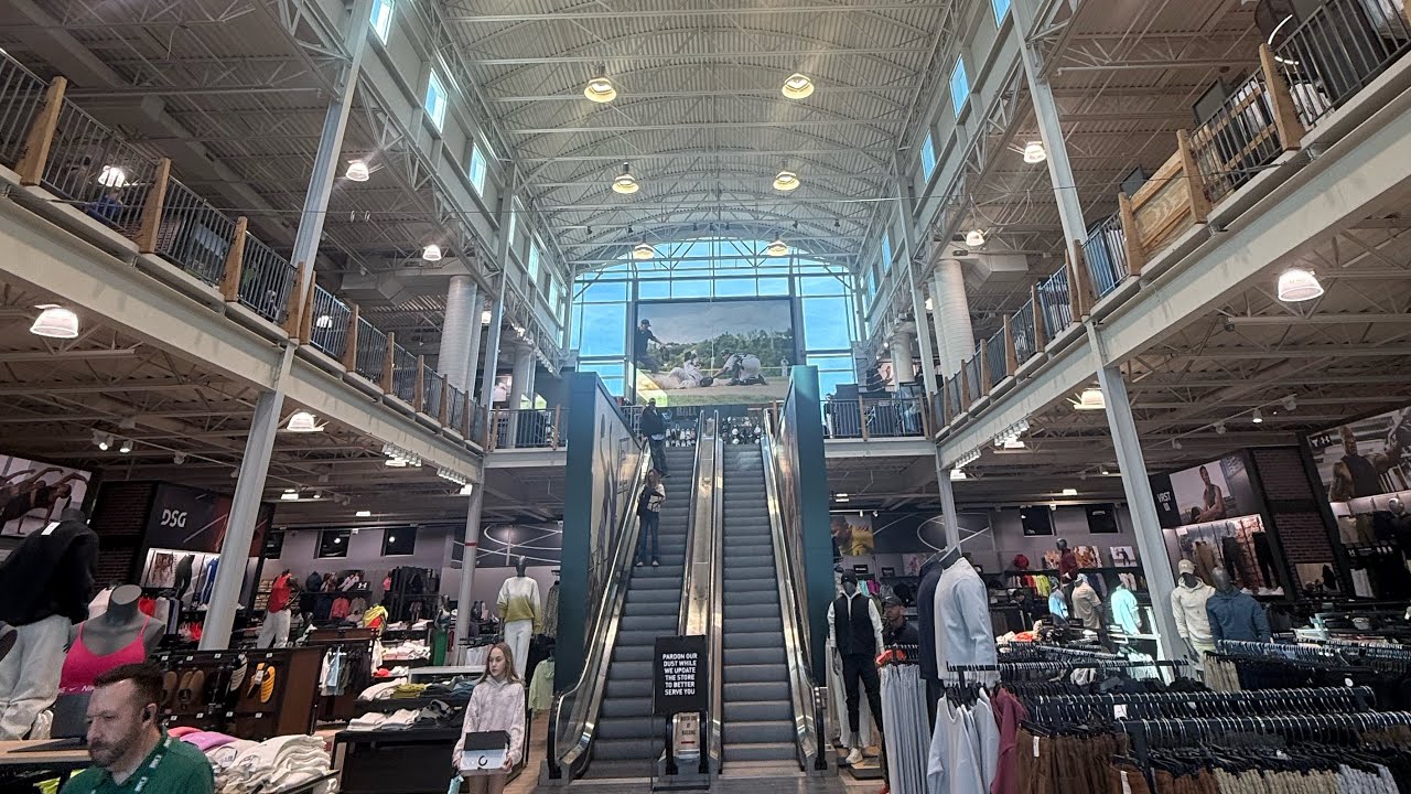 Schindler escalators at Dick’s Sporting Goods in Dublin, OH ￼