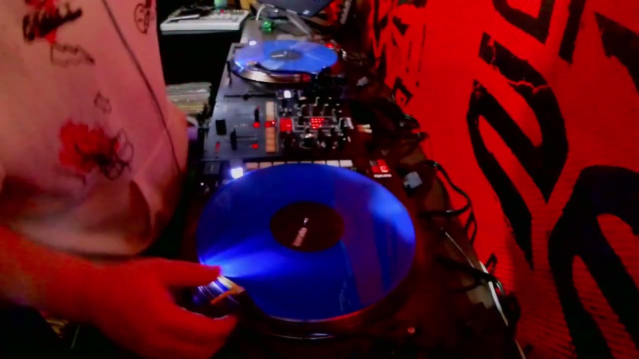 gabber 0f the 90  130 BPM Flow, 160 BPM Go! - The Early Hardcore Live Experience.