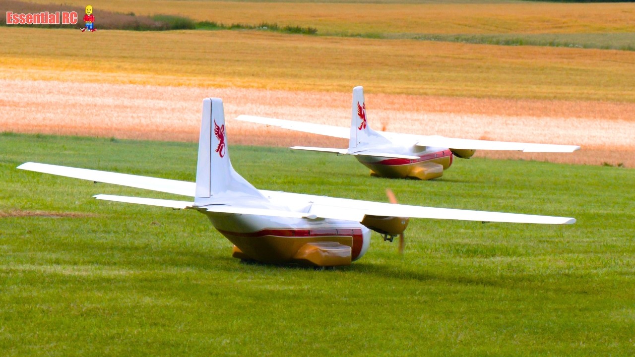 2 Giant radio controlled Transall C-160s fly together