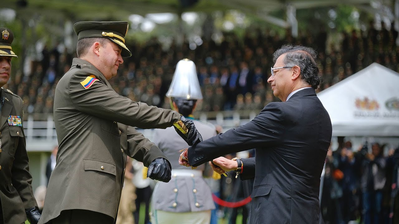 Pdte. Petro, durante la ceremonia de transmisión de mando del nuevo director general de la Policía