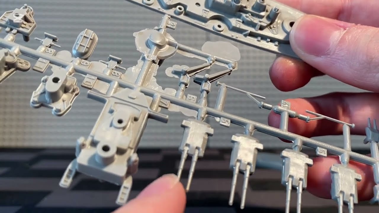 Revell 1/1200 Bismark starter set review.