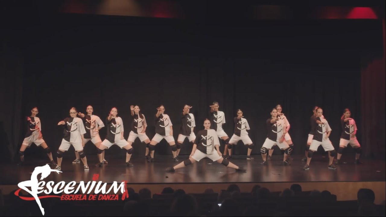 CHOREOGRAPHY 7 RINGS | ESCENIUM ESCUELA DE DANZA | ESPECTÁCULO 