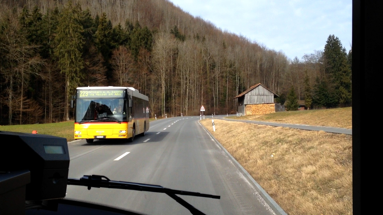 Postauto Zürich | Linie 240: Hausen a.A., Post - Thalwil, Bhf. (v. Albispass) | Solaris Urbino 18