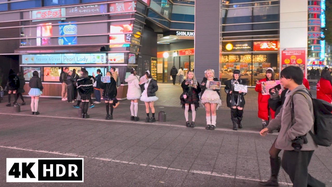 Night Walk in Shinjuku, Tokyo 🇯🇵 Bustling Streets & Neon Lights 4K HDR