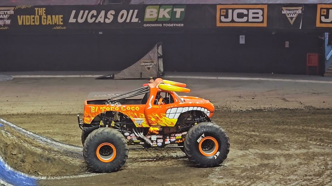 Fui al evento de Monster Jam en CDMX. #monsterjam  #eltoroloco  #megalodon #teatrocdmx #turisteando 