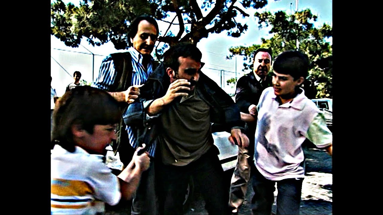 Arka Sokaklar - Metin Tekin Zeliş'e Bulaşan Adamı Dövdü