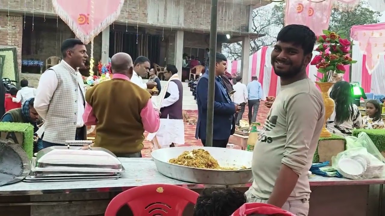 Shaadi mein khana kaise banate hain yah Ham aapko dikhate Hain 🤔