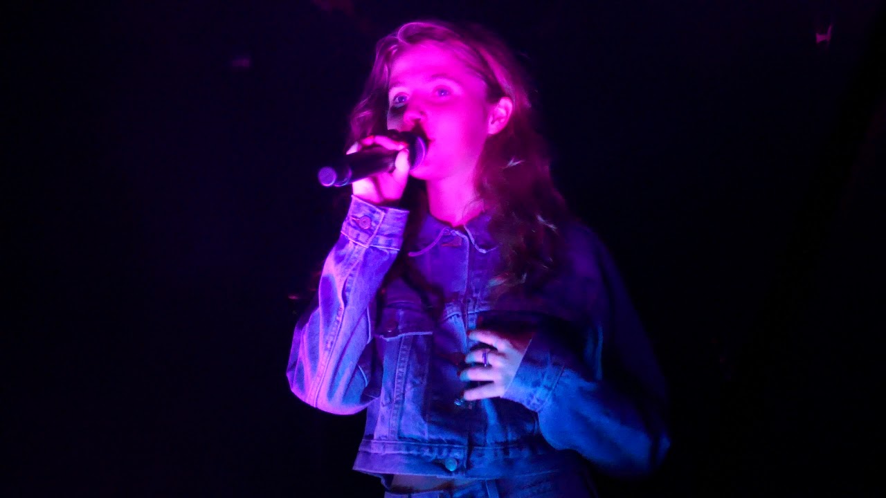 Clairo - Pretty Girl LIVE HD (2018) LA Debut! Los Angeles The Roxy Theatre