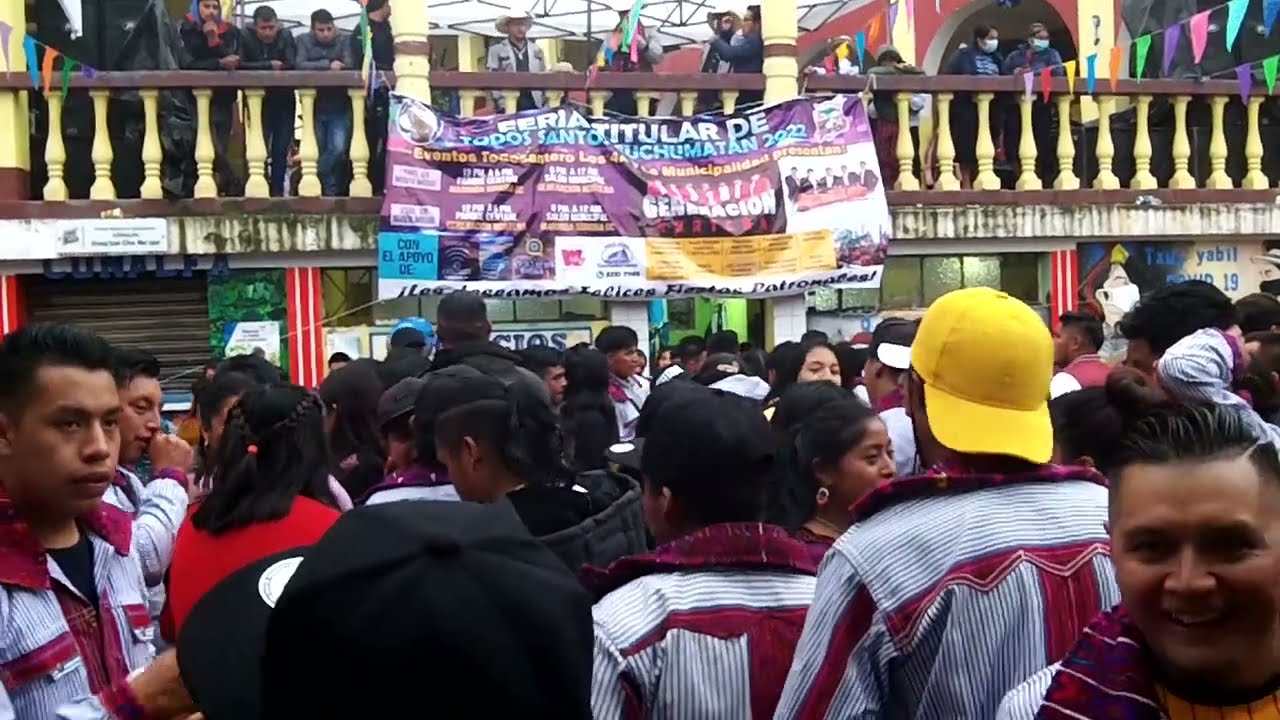 Baile en el parque de Todos Santos Cuchumatan.