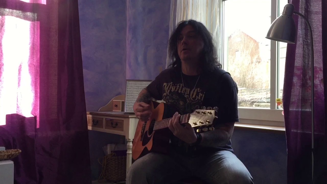 Istun Aknal - (live in Kalmaja 2020) Eimel Kaljulaid. #püsikodus