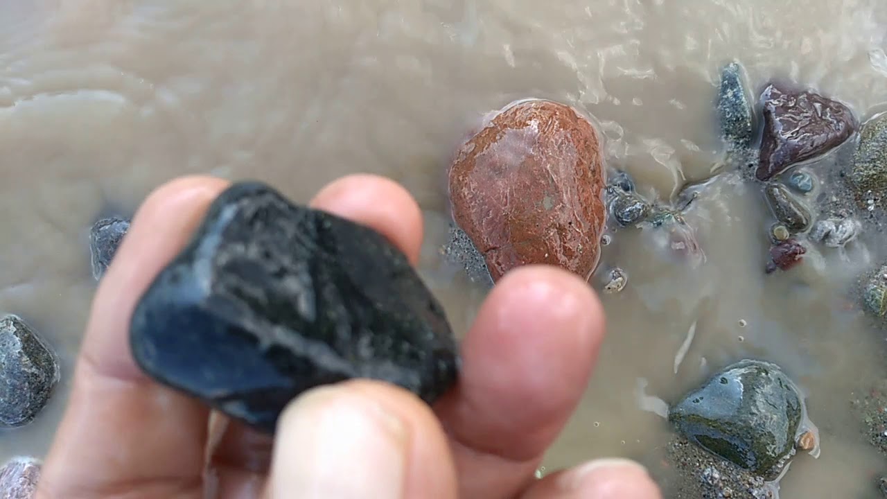 DERELERİN VE SULARIN YUVARLADI ĞI DOĞAL TAMBUR LANMIŞ kIYMETLİ TAŞLAR