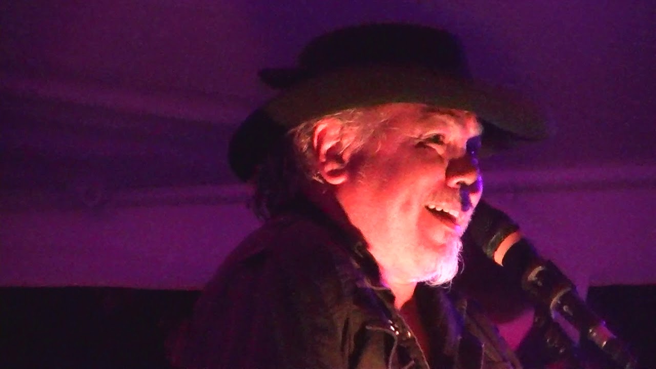 Sam Llanas-Closer To Free live in Hartland,WI 8-25-17