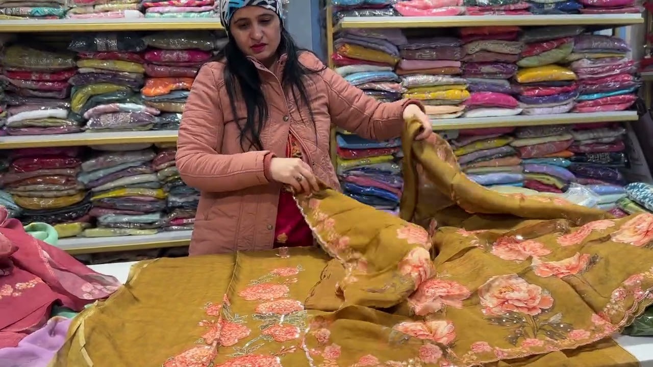 आज दुल्हन के सूट आ गए हैं 🙏💖🥰🌹📞7299525000 or 9992682021 #onlineshopping #fashion #saree 