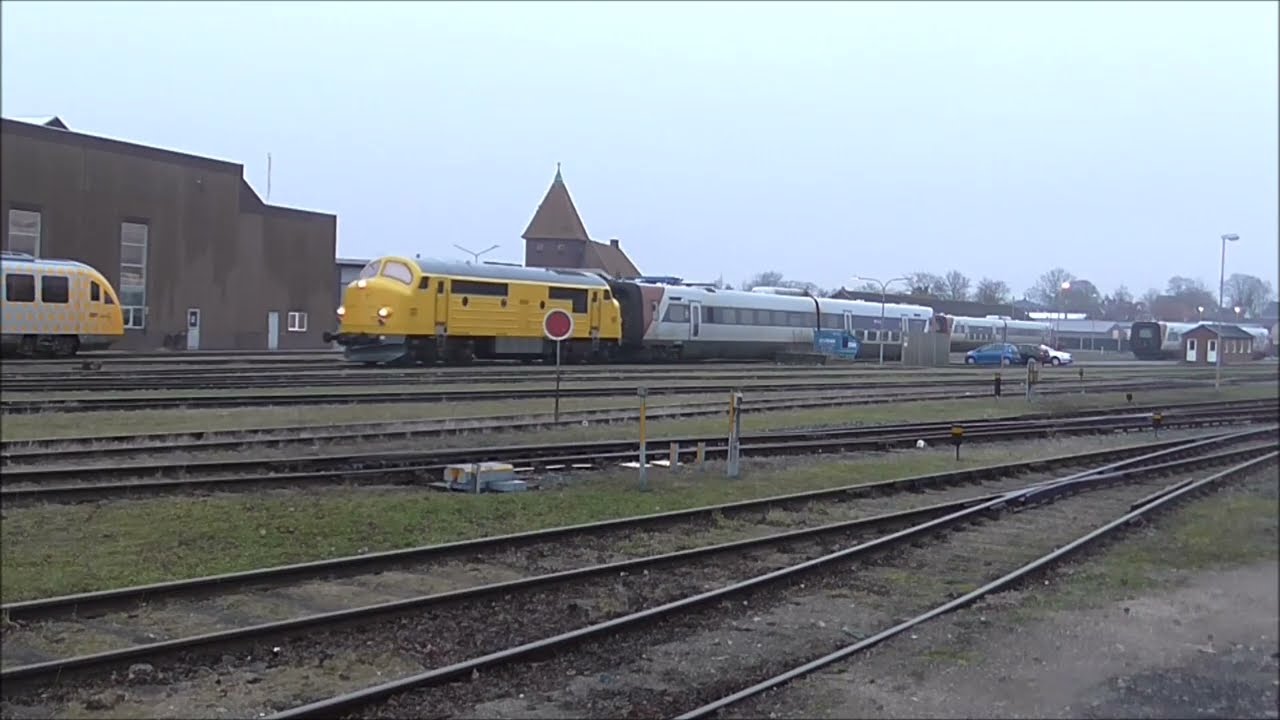 Lokaltog MX M36+IC2 sæt 42+IC2 sæt 01 i Nakskov. 25/2 2025.