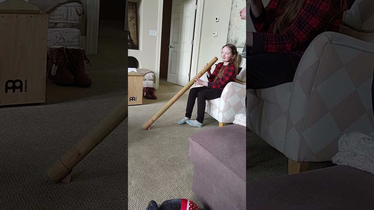 Didgeridoo Ari never had one lesson