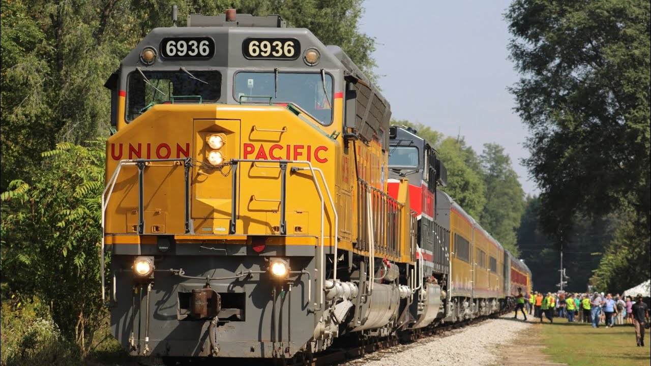UP 6936 leading The Quad City’s Rocket