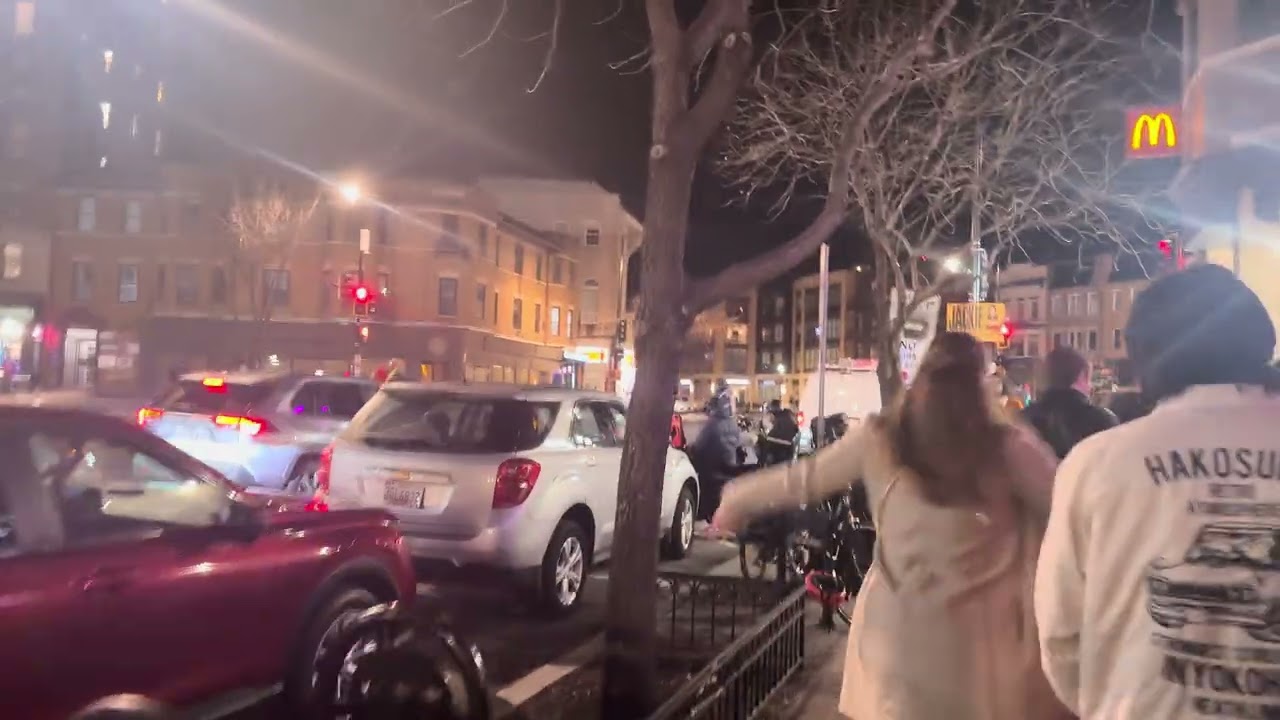 Washington DC Walking Tour: TGIF, 18 St. NW - Columbia Road - Adams Morgan - Dupont Circle