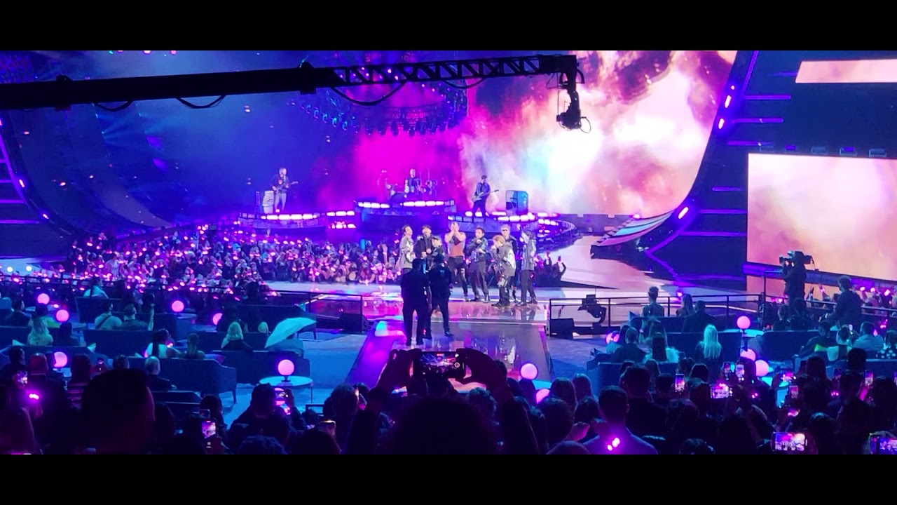 BTS AMAs My Universe