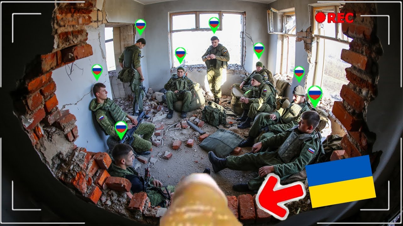 Украинский беспилотник &laquo;Азов&raquo; застал российских военных в доме. Они не ожидали того, что произошл...