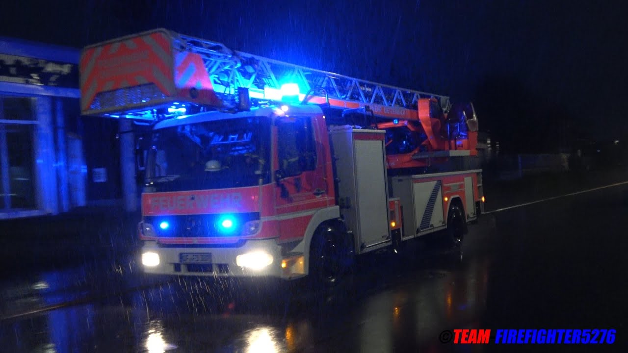 [Feuer in einer Lagerhalle - mehrere Personen vermisst] Alarmübung der Feuerwehr Dietzenbach