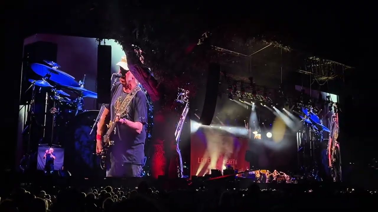 Neil Young & The Chrome Hearts - Rockin” In The Free World @ BST Hyde Park London, 11.7.2025