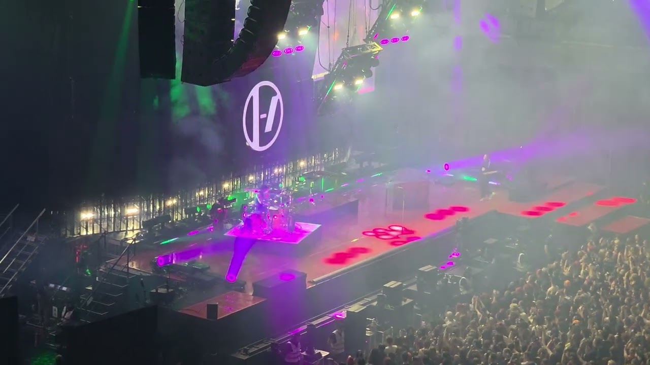 Twenty one pilots - Heathens live in Vienna