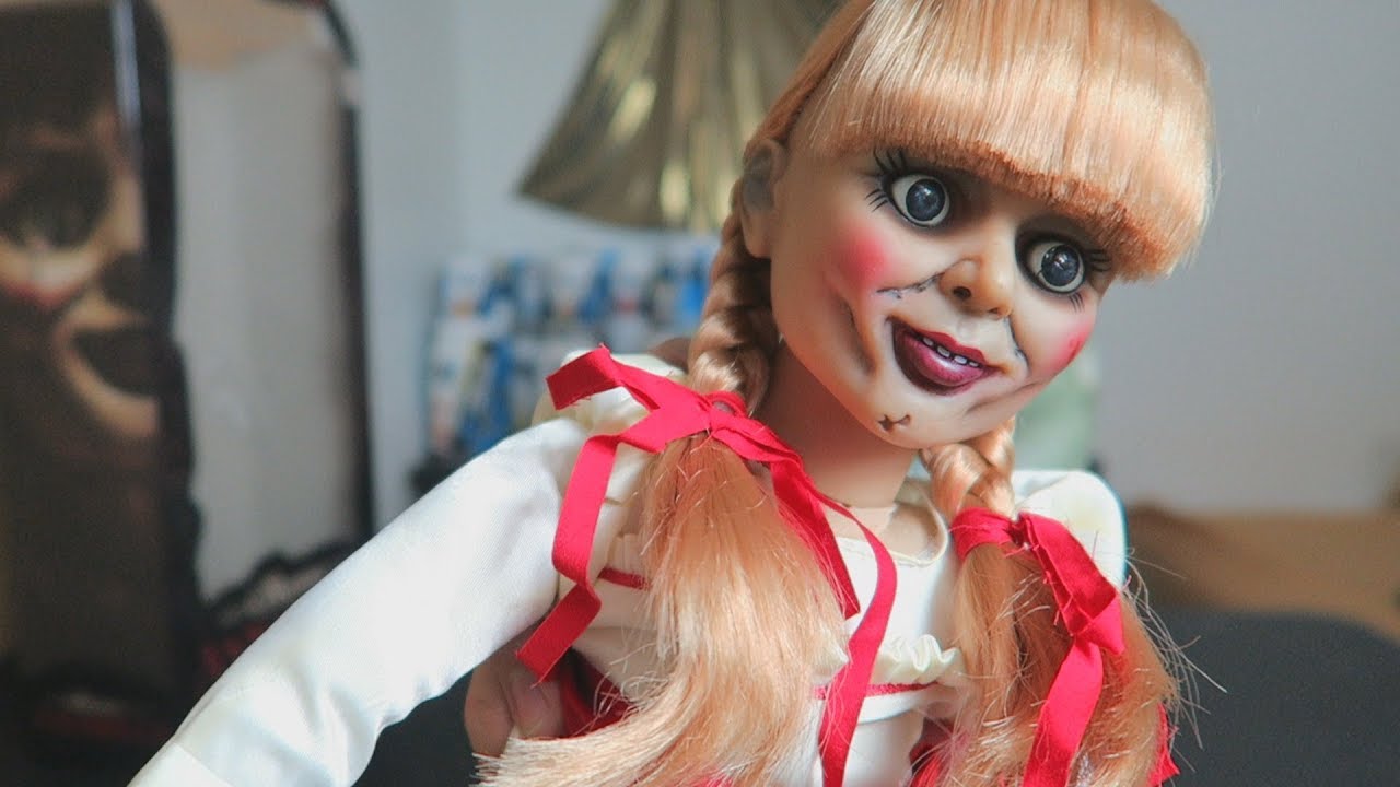 UNBOXING | Annabelle 18 Inch Scaled Prop Replica Doll by Mezco