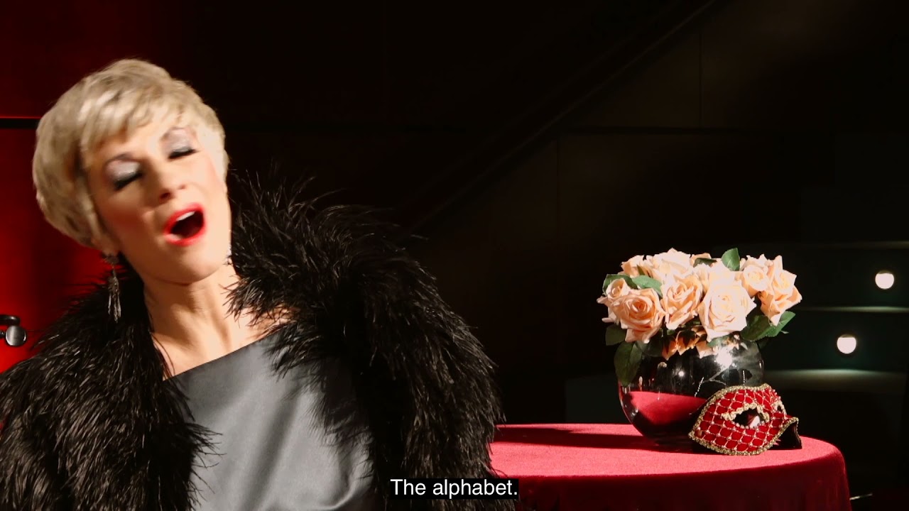 Adrienne Haan: Oyfn Pripetchik (On The Hearth)