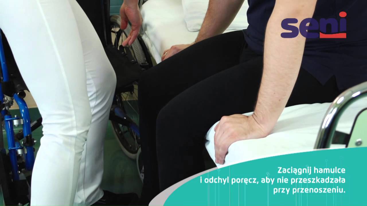 [PL] 05 Przemieszczanie pacjenta z łóżka na wózek (na zasadach kinestetyki)
