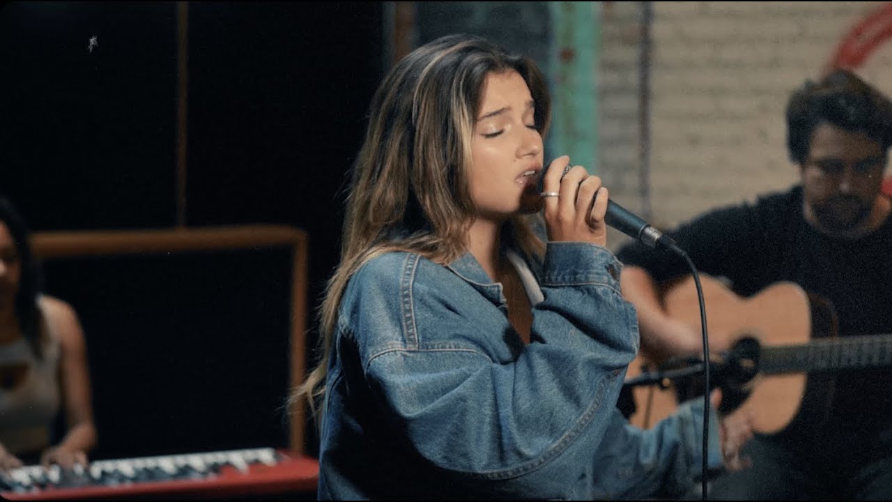Lexi Jayde - cheap flowers (Live Acoustic Performance)