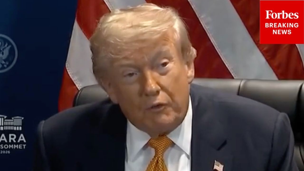 ВИРАЛЬНЫЙ КОНФУЗ: Трамп заявил, что &laquo;Исламская Республика Япония&raquo; выпустила ракеты по авианосцу U...