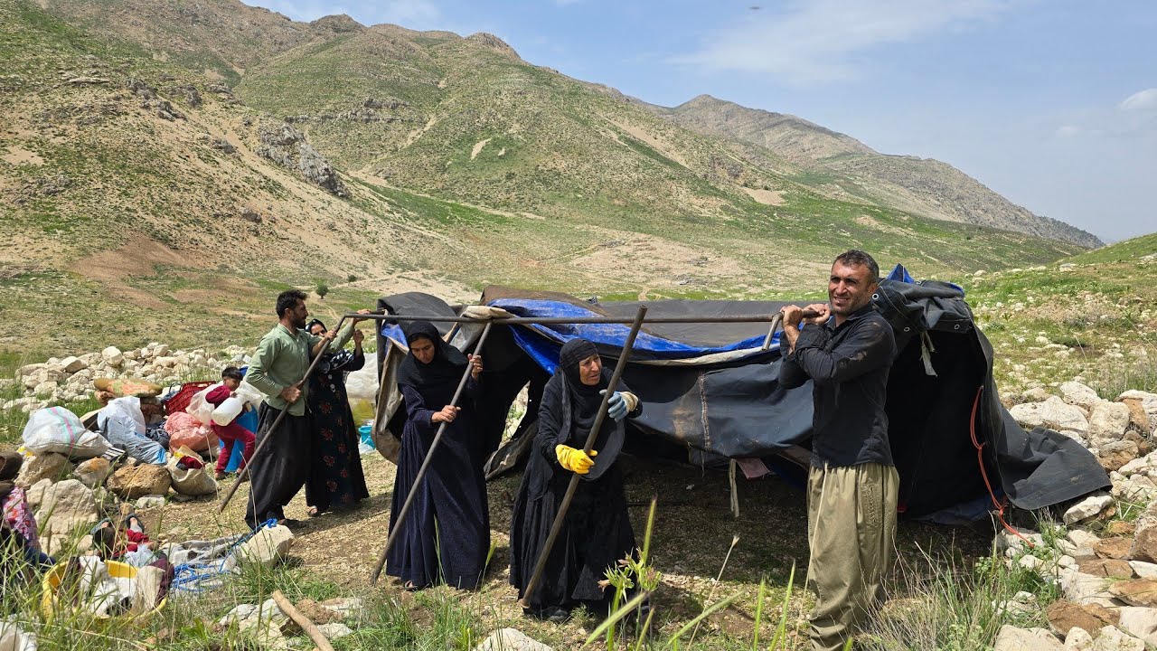 A Journey into the Secret World of Nomads: Life with a Black Tent in the Cold Mountains