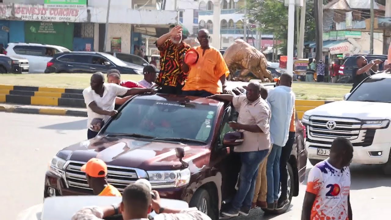 🚨 Mombasa Governor Abdulswamad & Oburu Odinga Storm Tononoka Streets – Massive Crowd Turns Up!