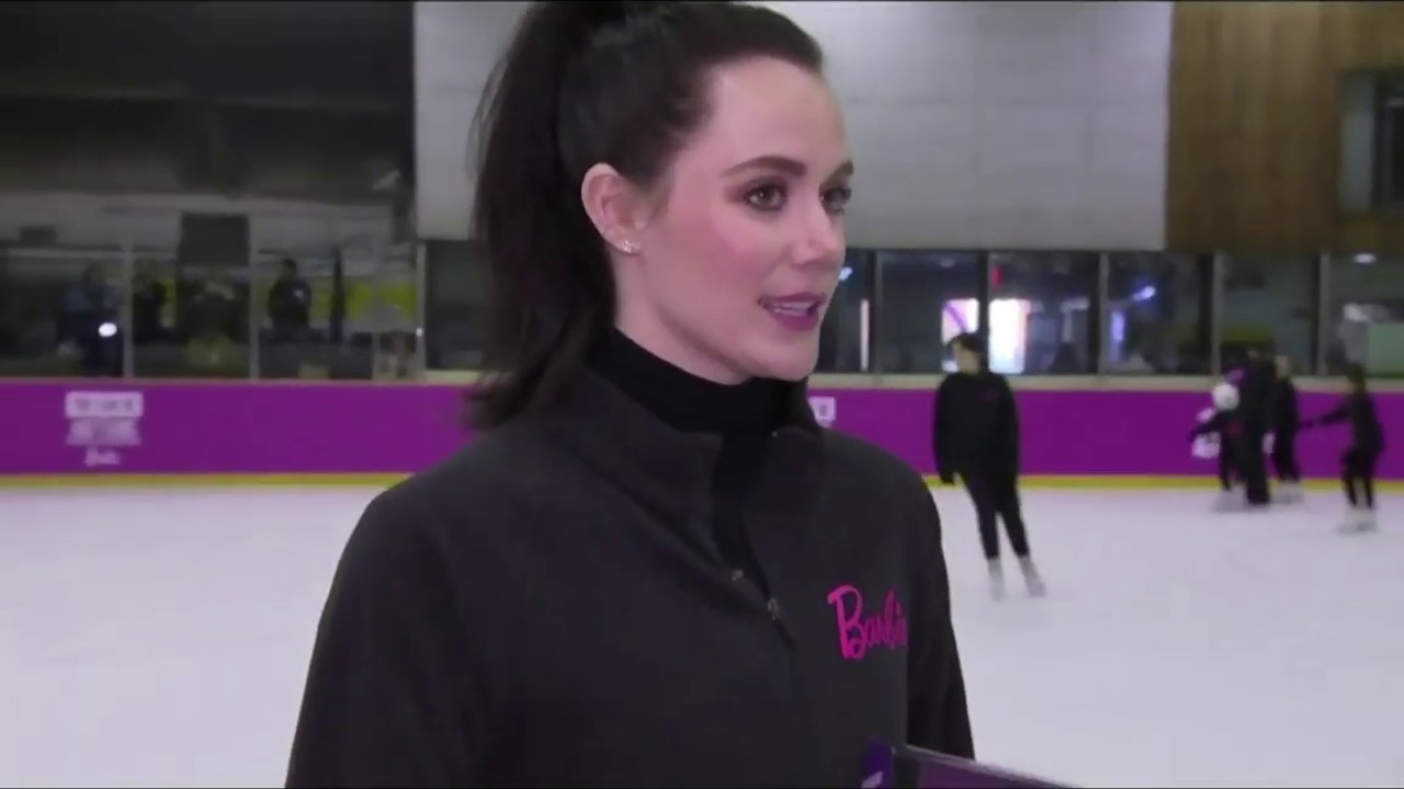 Tessa Virtue surprises skaters at her Barbie doll launch event (March 2020)