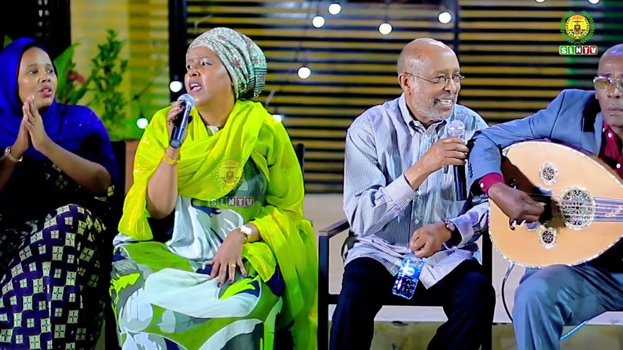 Guddoomiye, Prof Axmed Ismaaciil Samatar iyo bahda fanka ee wasaaradda warfaafinta oo isla helay.