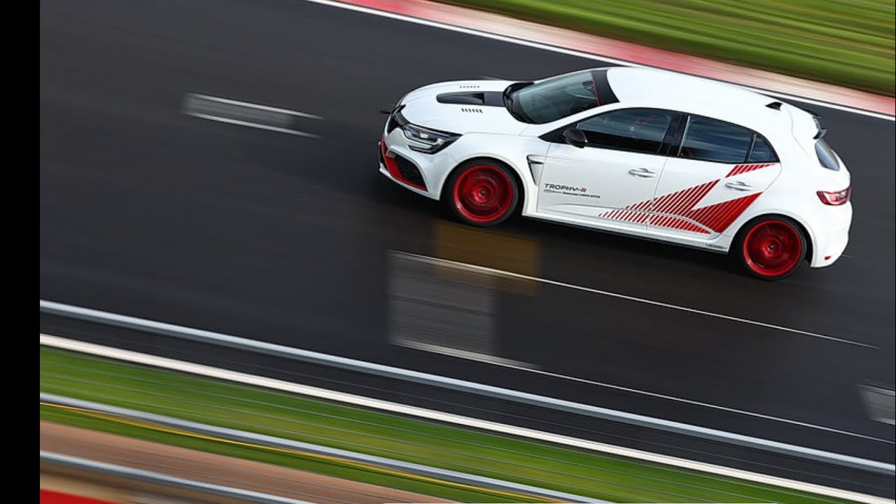 Trophy R, Donington track day