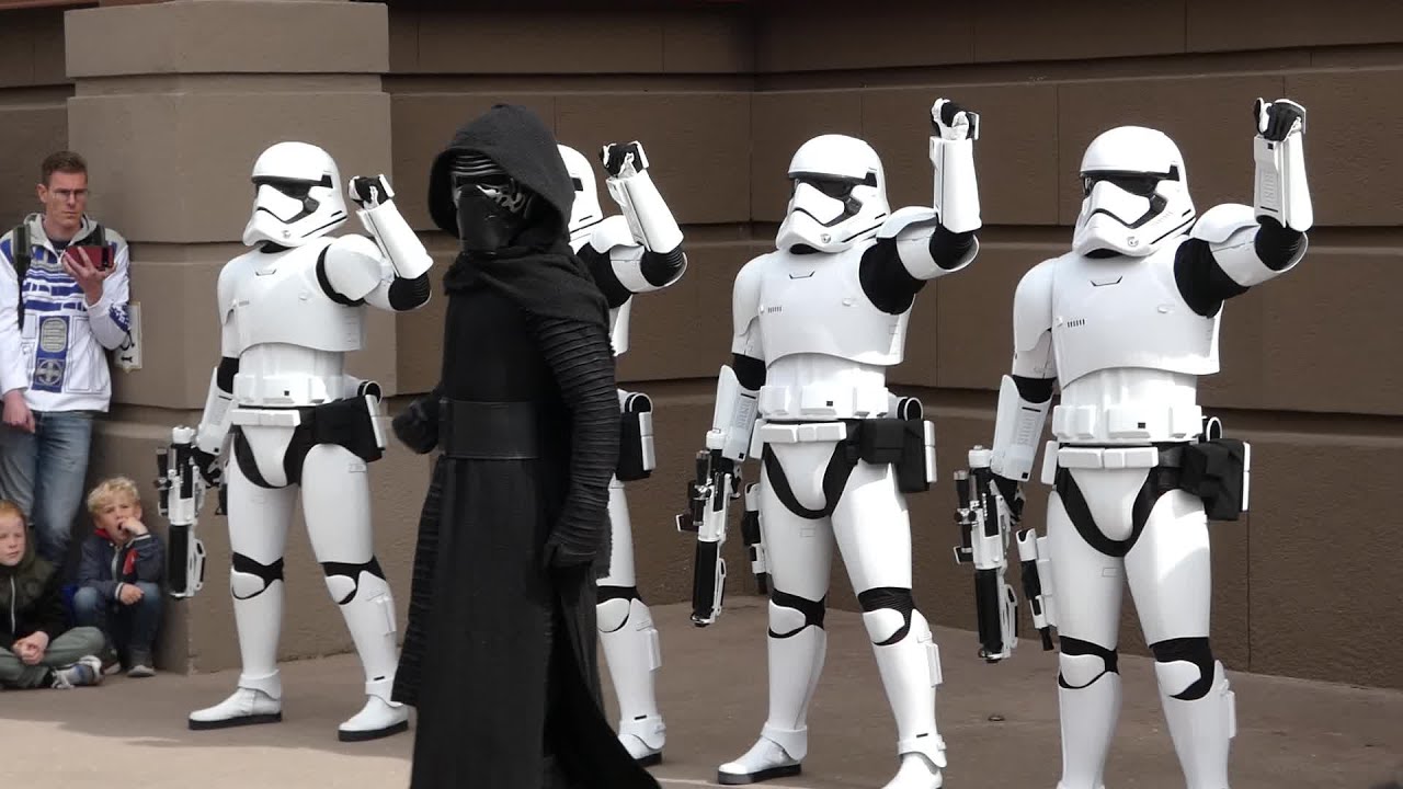 Le Premier Ordre défile et Recrute ! - Journée Star Wars à Disneyland Paris 2022 (View) ! [HD]