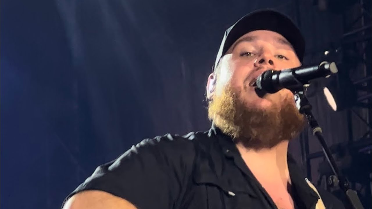 Luke Combs - Fast Car - Vancouver, BC (5/27/23)