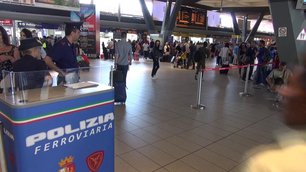Napoli, ecco i nuovi desk della polizia ferroviaria nella Stazione centrale