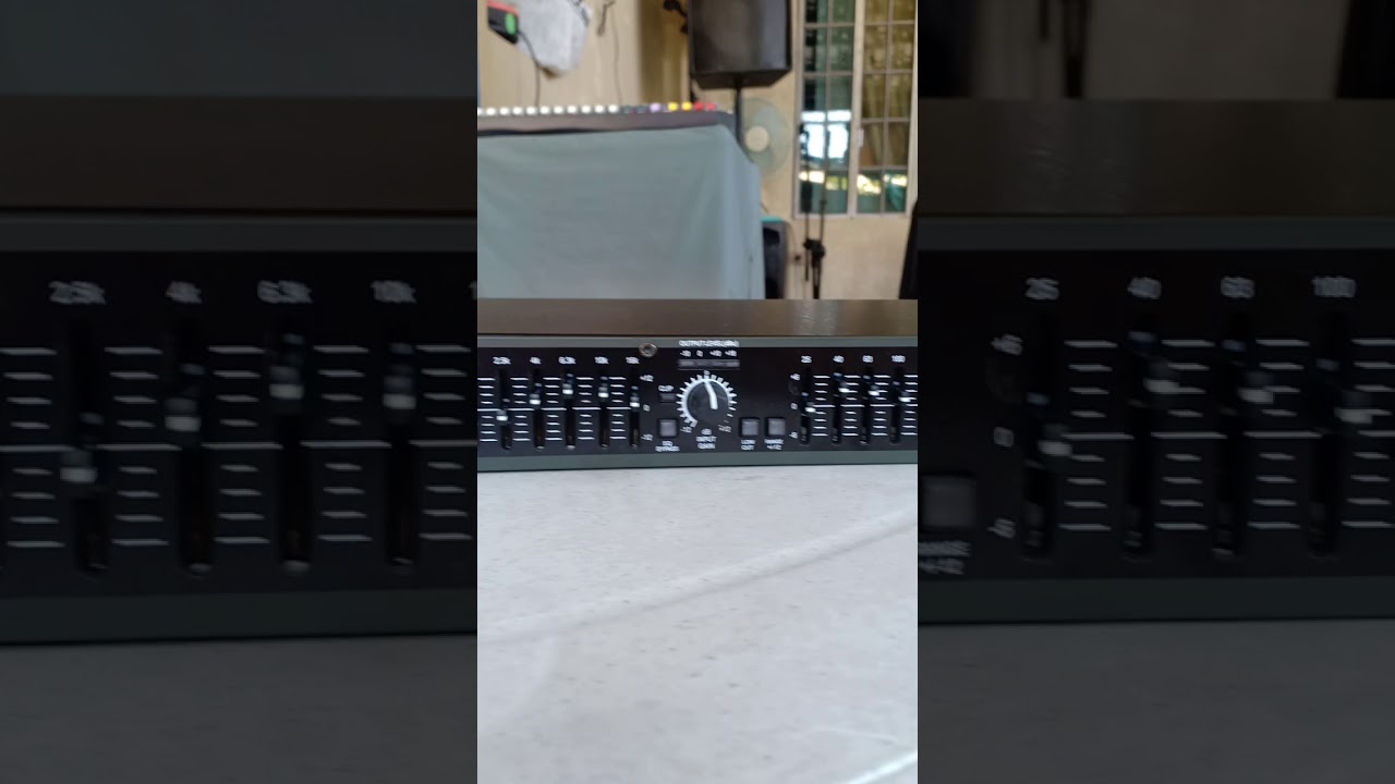 DBX 215 Equalizer