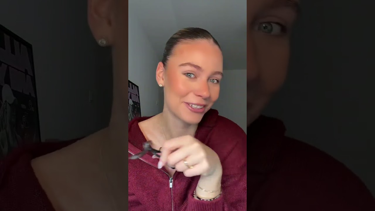 Wait for it und schaut euch meinen Arm an, krummer geht’s nicht 😂#emiliabte