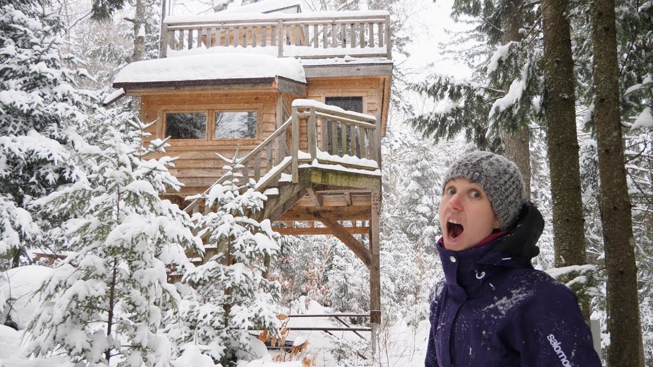 EXPLORING TREEHOUSE-STYLE WINTER CABINS AND HIKING IN A SNOWSTORM! (4K) DAY 2