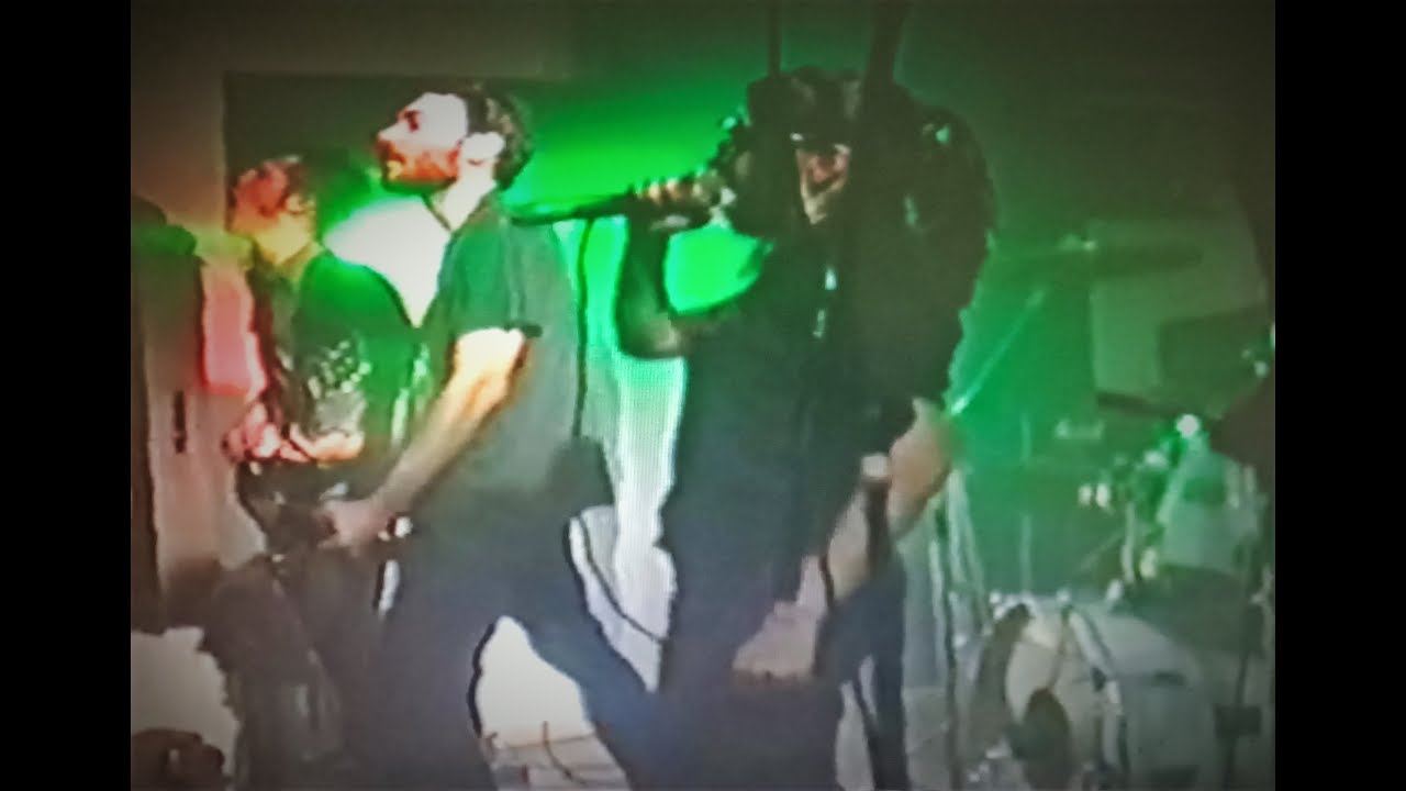 AEROBITCH   - Sala Kaos, Leoia, 10/02/2001